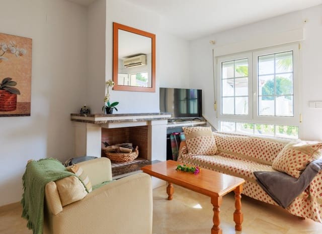 3 chambre Villa/Maison Semi-Mitoyenne à vendre à Las Ramblas Golf, Orihuela avec piscine garage - 269 000 € (Ref: 10177584)