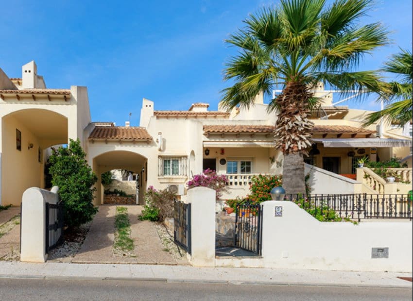 3 sovrum Semi-fristående Villa till salu i Las Ramblas Golf med pool garage - 269 000 € (Ref: 10177584)