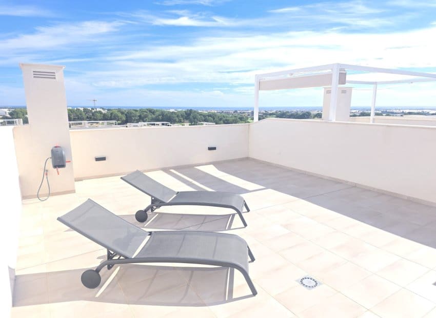Ático de 2 habitaciones en Pilar de la Horadada en venta con piscina garaje - 346.000 € (Ref: 10180602)