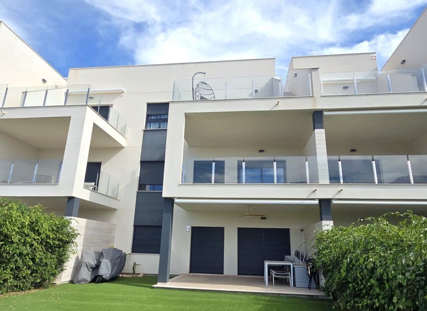 Ático de 2 habitaciones en Pilar de la Horadada en venta con piscina garaje - 346.000 € (Ref: 10180602)