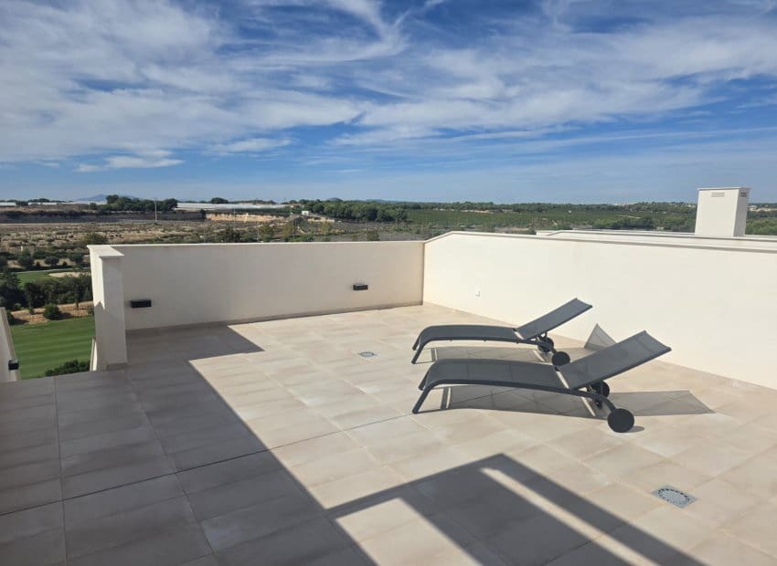 Ático de 2 habitaciones en Pilar de la Horadada en venta con piscina garaje - 346.000 € (Ref: 10180602)