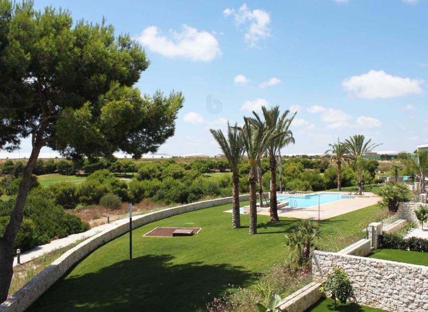 Ático de 2 habitaciones en Pilar de la Horadada en venta con piscina garaje - 346.000 € (Ref: 10180602)