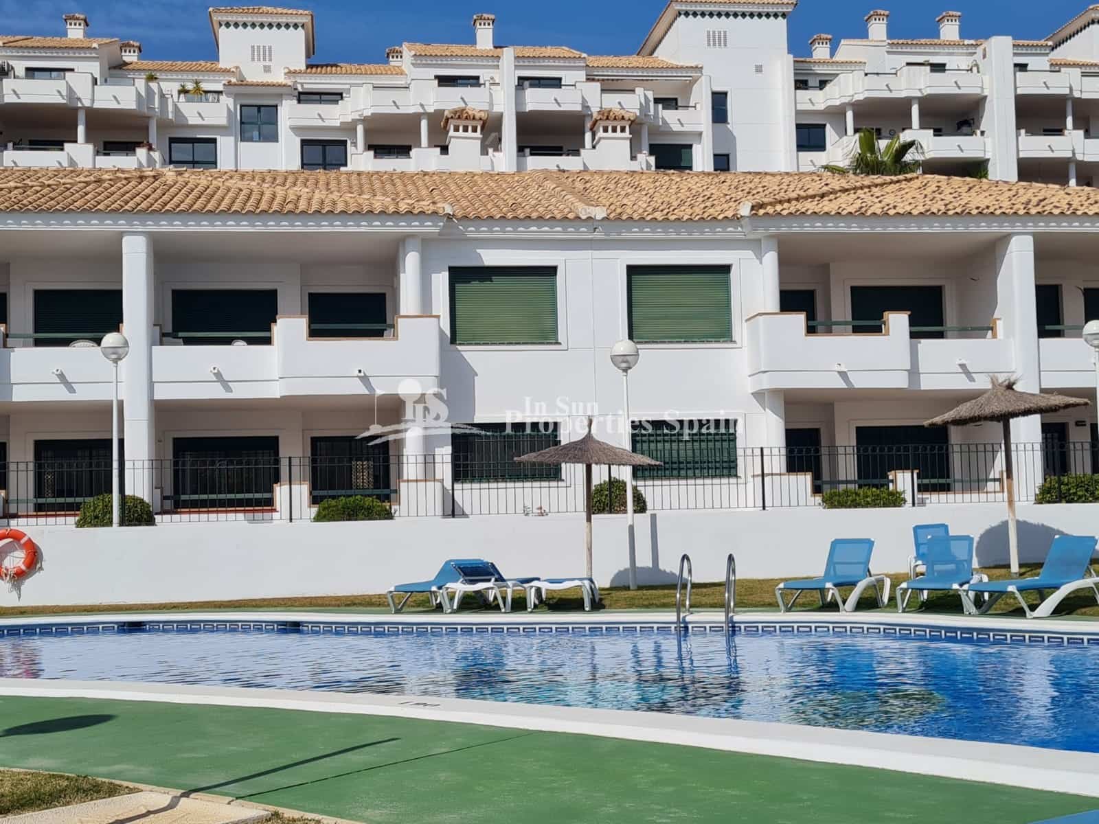 2 soveværelse Lejlighed til salg i Orihuela Costa med swimmingpool garage - € 244.000 (Ref: 8874106)