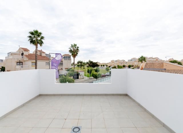 Casa de 3 habitaciones en El Chaparral - La Siesta - La Torreta, Torrevieja en venta - 409.000 € (Ref: 9368233)