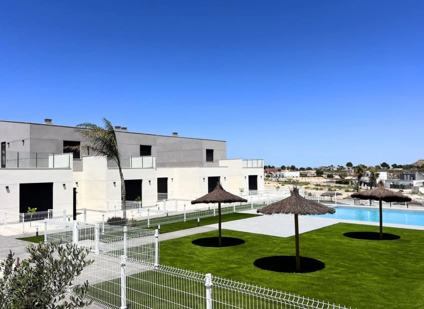 3 soveværelse Byhus til salg i Banos y Mendigo med swimmingpool - € 320.500 (Ref: 9368270)