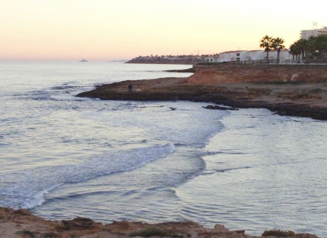 3 soveværelse Lejlighed til salg i Punta Prima, Torrevieja med swimmingpool - € 412.000 (Ref: 9368299)