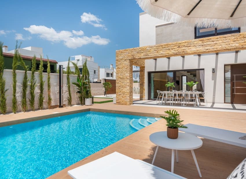 3 bedroom Villa for sale in Ciudad Quesada - € 884,450 (Ref: 9368322)