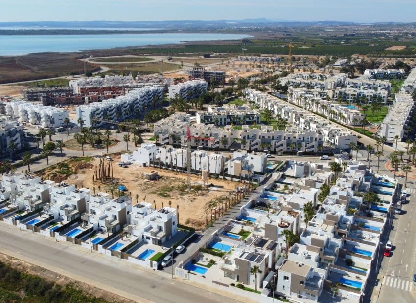 2 Zimmer Penthouse zu verkaufen in Guardamar del Segura mit Pool - 365.000 € (Ref: 9368336)