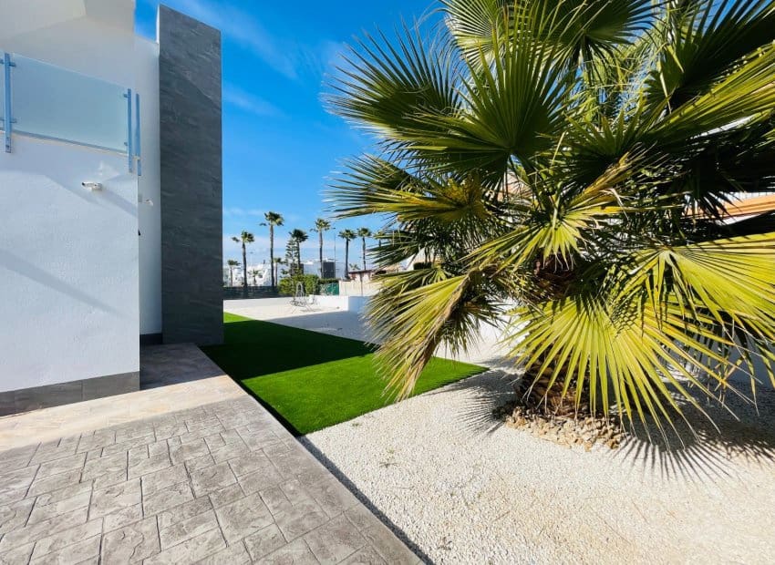 Chalet de 5 habitaciones en Torrevieja en venta - 980.000 € (Ref: 9368356)