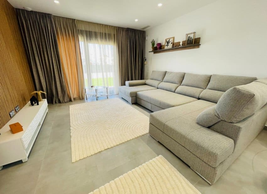 Chalet de 5 habitaciones en Torrevieja en venta - 980.000 € (Ref: 9368356)