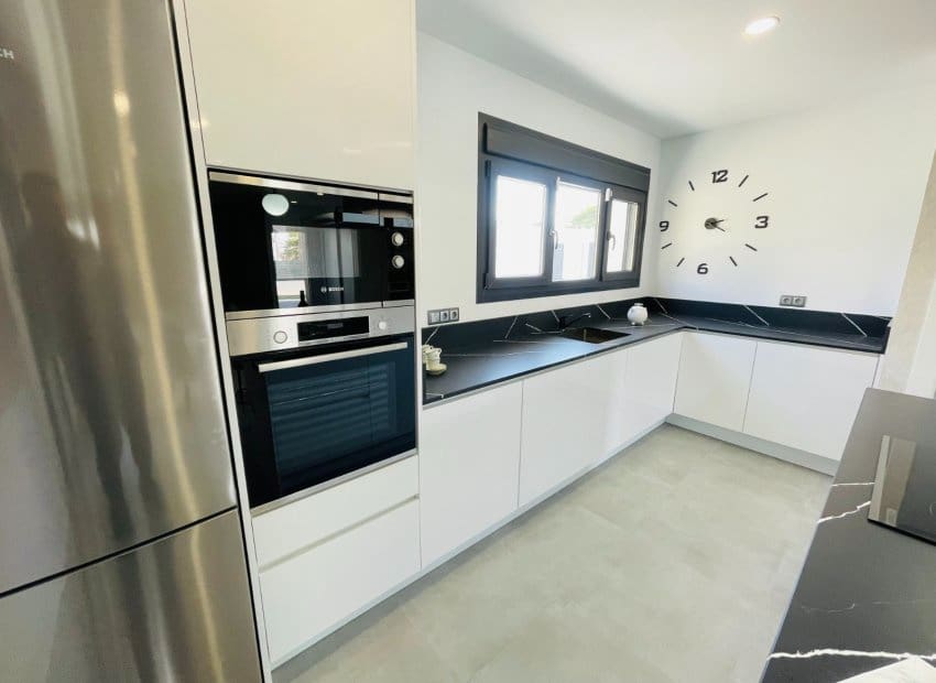 Chalet de 5 habitaciones en Torrevieja en venta - 980.000 € (Ref: 9368356)