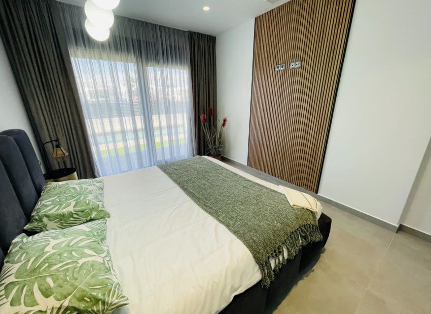 Chalet de 5 habitaciones en Torrevieja en venta - 980.000 € (Ref: 9368356)