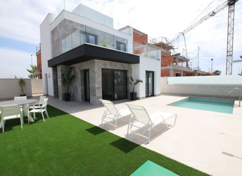 3 bedroom Villa for sale in Pilar de la Horadada - € 725,000 (Ref: 9368390)