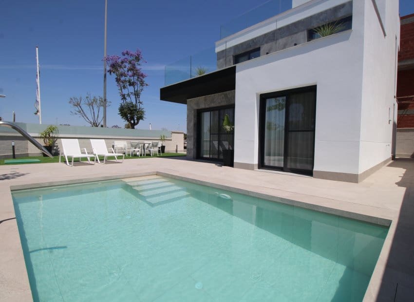 3 bedroom Villa for sale in Pilar de la Horadada - € 725,000 (Ref: 9368390)