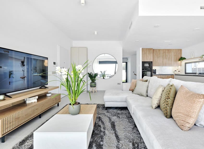 Chalet de 3 habitaciones en San Miguel de Salinas en venta - 649.000 € (Ref: 9368391)