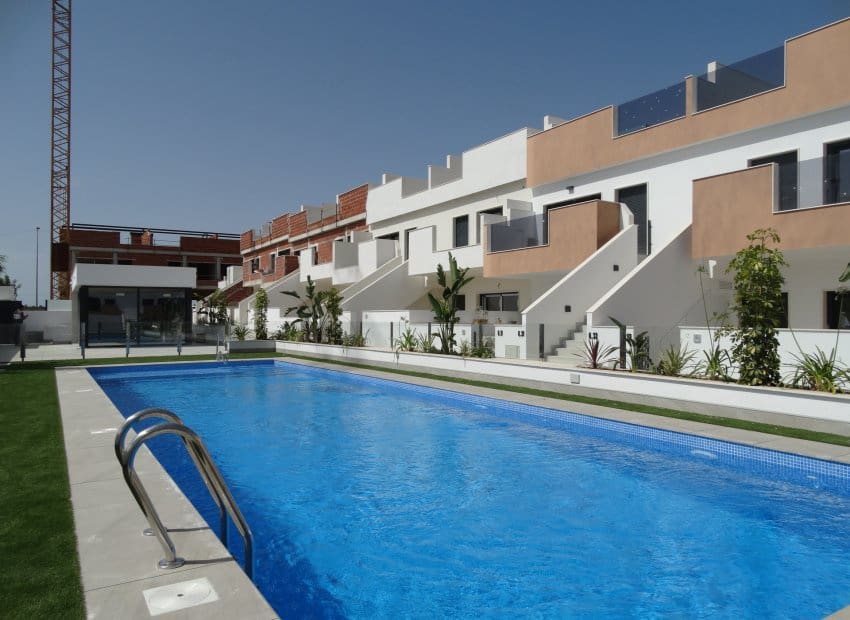3 quarto Apartamento para venda em Pilar de la Horadada com piscina - 285 000 € (Ref: 9368393)
