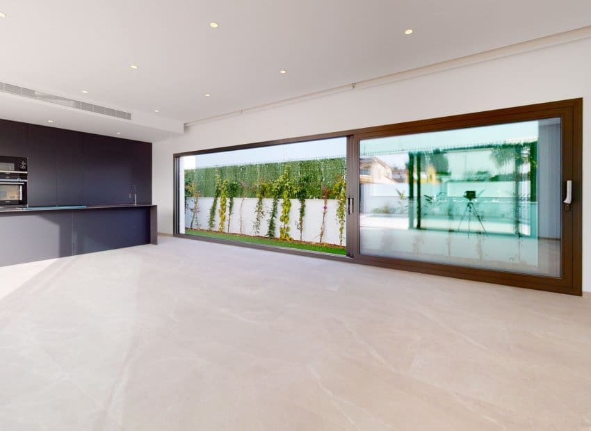 Chalet de 3 habitaciones en Los Alcázares en venta - 489.900 € (Ref: 9368404)