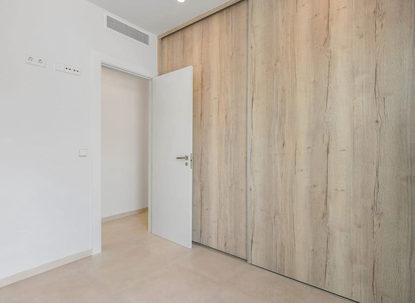 Chalet de 3 habitaciones en Los Alcázares en venta - 489.900 € (Ref: 9368404)