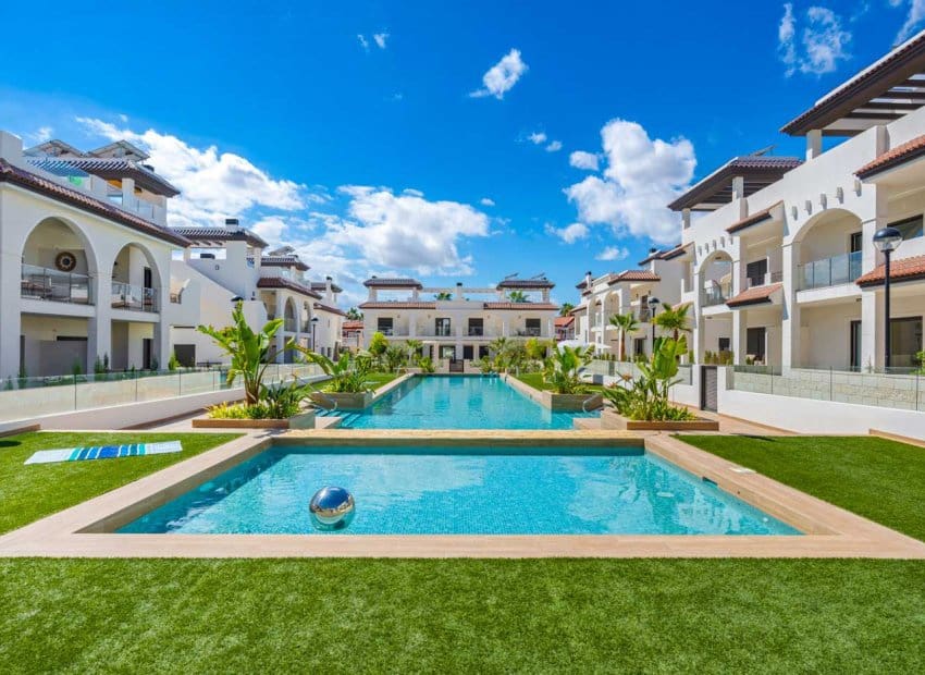 Apartamento de 2 habitaciones en Rojales en venta con piscina - 316.500 € (Ref: 9368422)