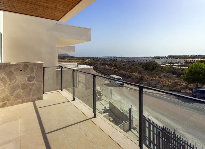 3 quarto Casa em Banda para venda em Monforte del Cid com piscina - 330 000 € (Ref: 9368433)