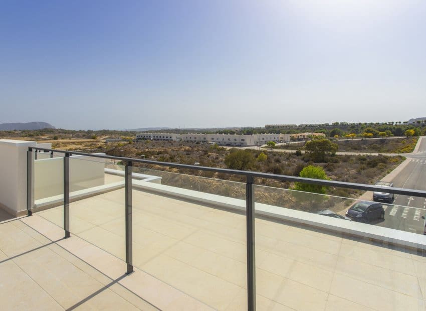 3 quarto Casa em Banda para venda em Monforte del Cid com piscina - 330 000 € (Ref: 9368433)