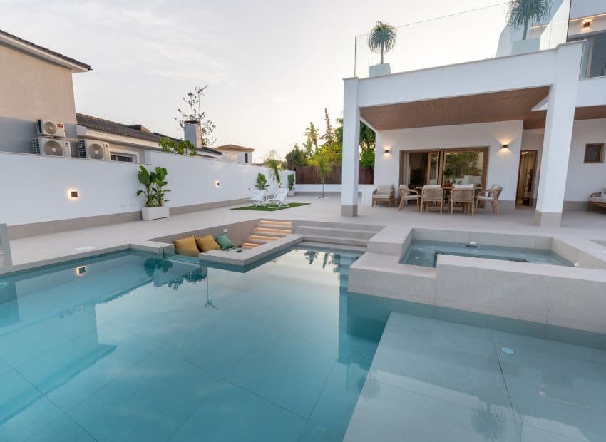 4 slaapkamer Villa te koop in Orihuela Costa met zwembad - € 1.350.000 (Ref: 9368519)