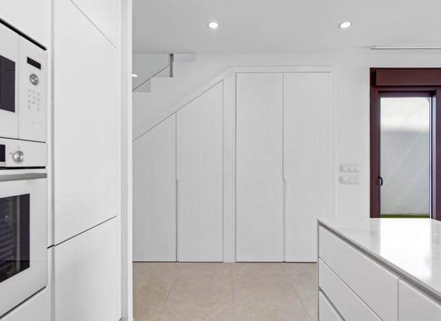 Chalet de 3 habitaciones en Mil Palmeras, Pilar de la Horadada en venta con piscina - 539.900 € (Ref: 9368528)