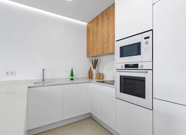 Chalet de 3 habitaciones en Mil Palmeras, Pilar de la Horadada en venta con piscina - 539.900 € (Ref: 9368528)