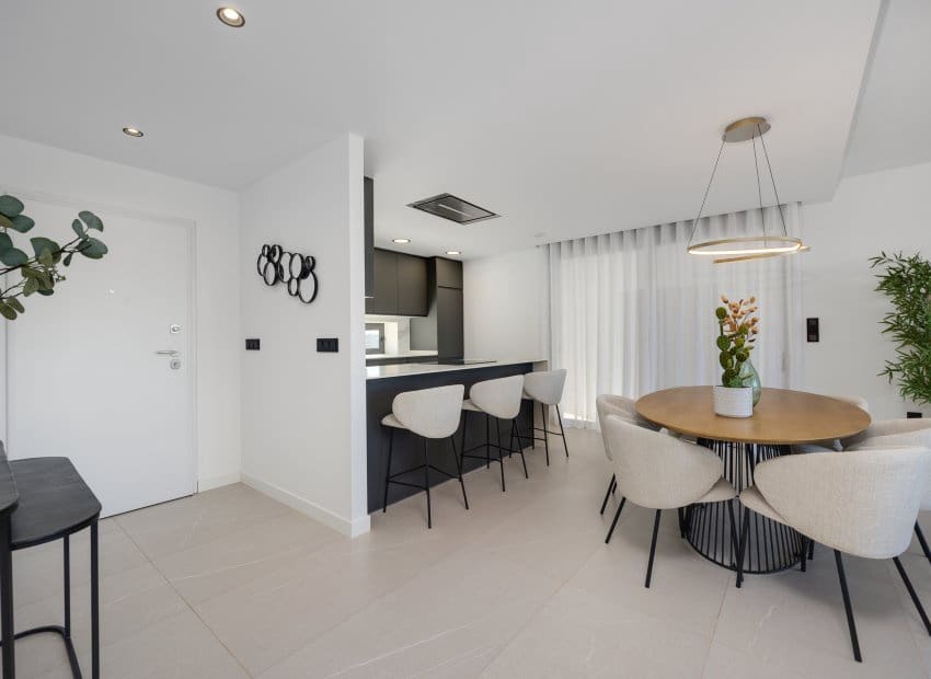 Chalet de 3 habitaciones en Torrevieja en venta - 595.000 € (Ref: 9368579)