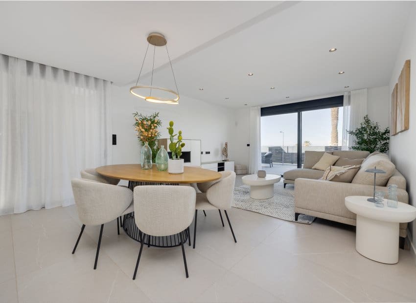 Chalet de 3 habitaciones en Torrevieja en venta - 595.000 € (Ref: 9368579)