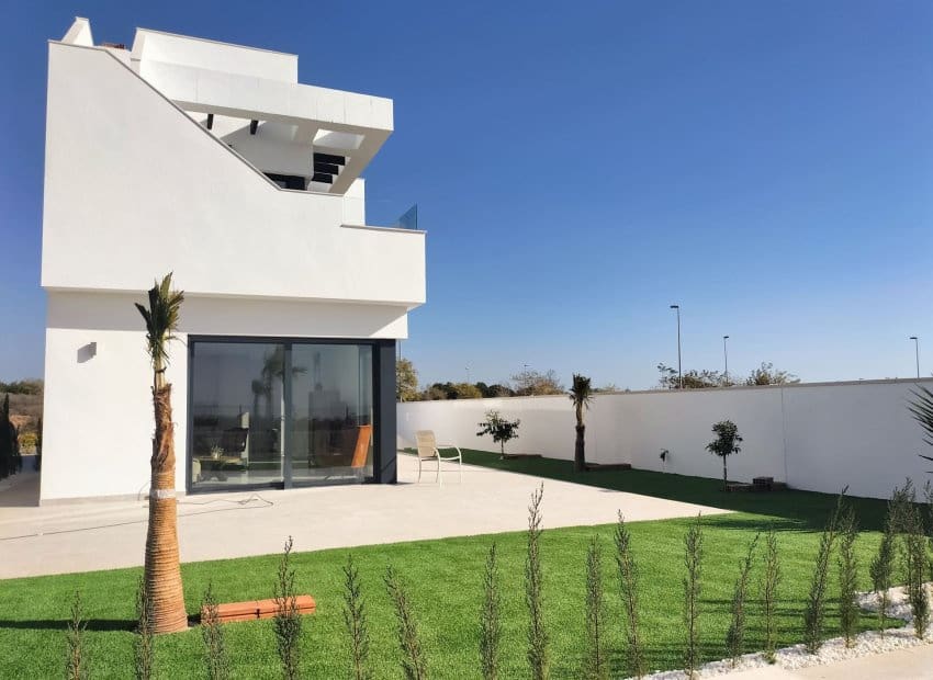 3 bedroom Villa for sale in Pilar de la Horadada with pool - € 460,000 (Ref: 9368726)