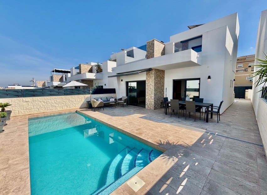 3 bedroom Villa for sale in Benijofar - € 429,500 (Ref: 9368792)