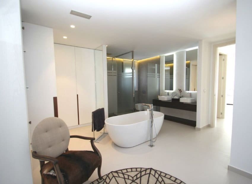 3 slaapkamer Villa te koop in San Miguel de Salinas met zwembad - € 875.000 (Ref: 9368825)