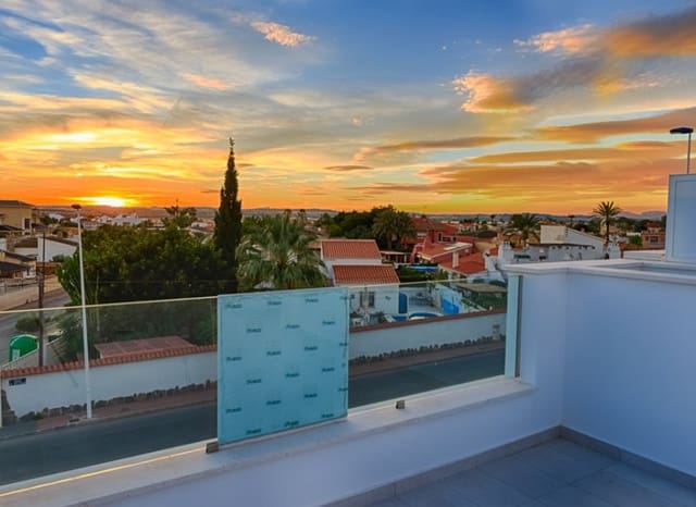 3 bedroom Townhouse for sale in Pilar de la Horadada ciudad, Pilar de la Horadada with pool - € 344,900 (Ref: 9368858)