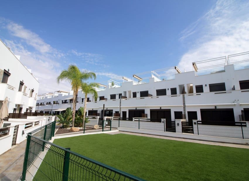 3 bedroom Townhouse for sale in Pilar de la Horadada with pool - € 354,900 (Ref: 9368861)