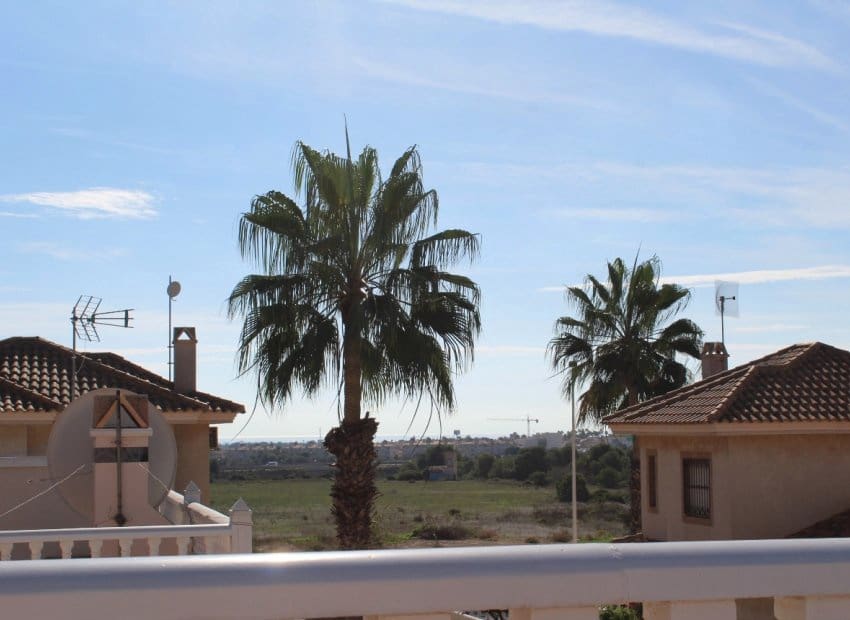 2 bedroom Bungalow for sale in Orihuela Costa with pool garage - € 179,900 (Ref: 9369272)