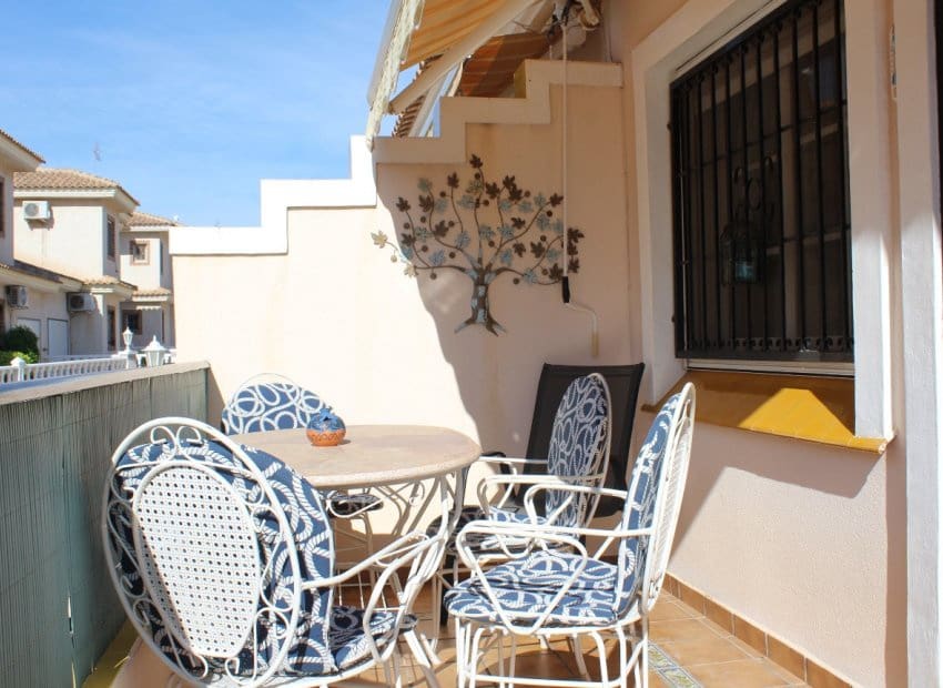 2 bedroom Bungalow for sale in Orihuela Costa with pool garage - € 179,900 (Ref: 9369272)