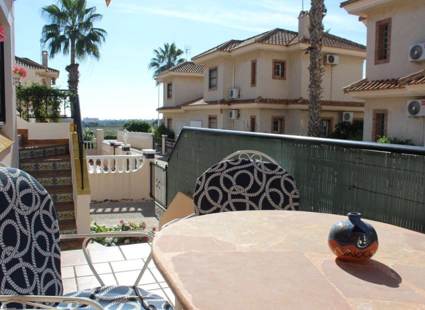 2 bedroom Bungalow for sale in Orihuela Costa with pool garage - € 179,900 (Ref: 9369272)