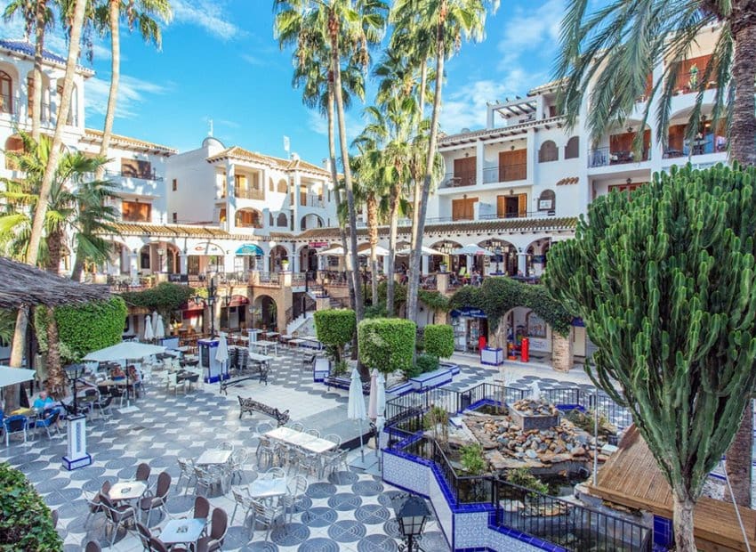 2 bedroom Bungalow for sale in Orihuela Costa with pool garage - € 179,900 (Ref: 9369272)