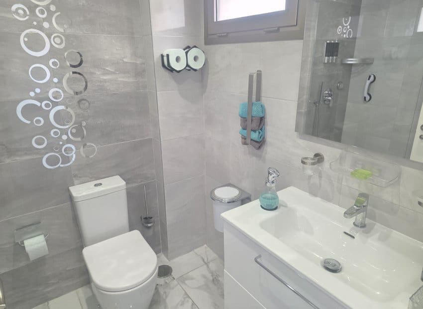 2 bedroom Apartment for sale in Villamartin with pool garage - € 315,000 (Ref: 9372236)