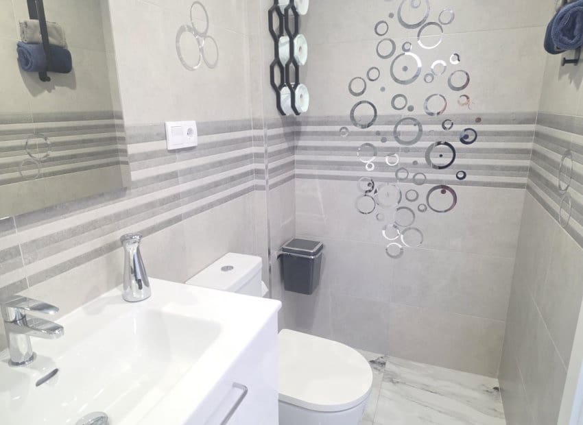 2 bedroom Apartment for sale in Villamartin with pool garage - € 315,000 (Ref: 9372236)