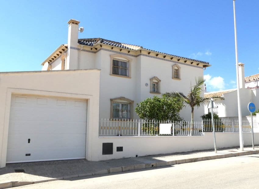 4 bedroom Villa for sale in Orihuela Costa with pool garage - € 660,000 (Ref: 9372400)