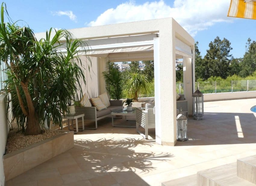 4 bedroom Villa for sale in Orihuela Costa with pool garage - € 660,000 (Ref: 9372400)
