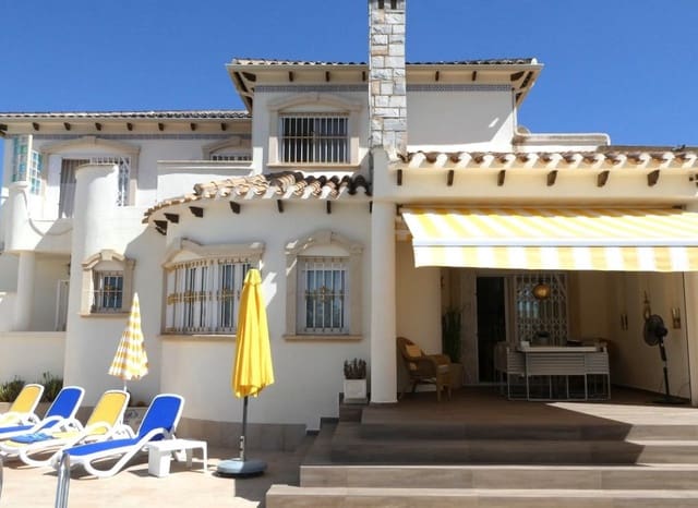 4 bedroom Villa for sale in La Zenia, Orihuela with pool garage - € 660,000 (Ref: 9372400)