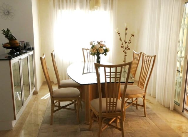 4 bedroom Villa for sale in La Zenia, Orihuela with pool garage - € 660,000 (Ref: 9372400)