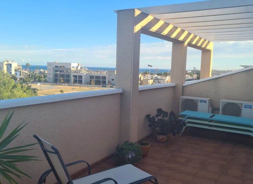 2 soverom Penthouse til salgs i Playa Flamenca med svømmebasseng garasje - € 227 000 (Ref: 9372401)