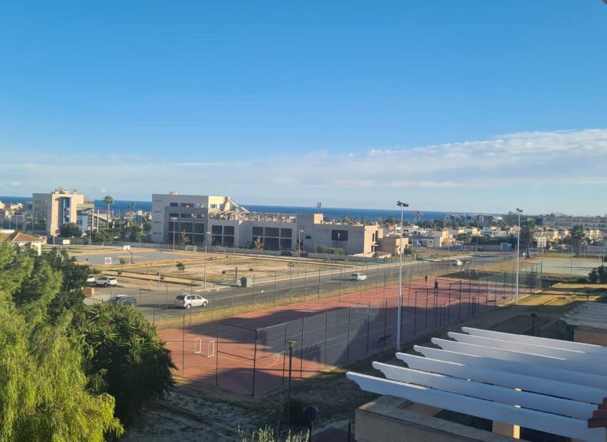 2 soverom Penthouse til salgs i Playa Flamenca med svømmebasseng garasje - € 227 000 (Ref: 9372401)