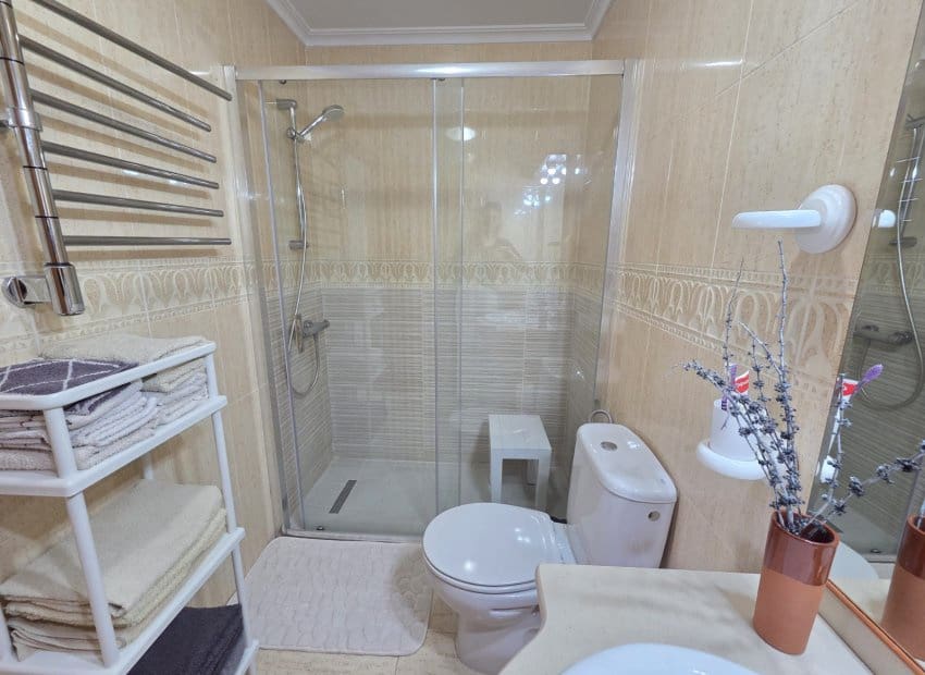 2 bedroom Apartment for sale in Playa Flamenca with pool garage - € 225,000 (Ref: 9372401)