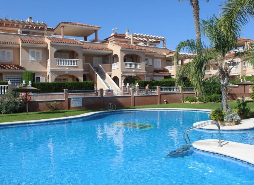 2 bedroom Apartment for sale in Playa Flamenca with pool garage - € 225,000 (Ref: 9372401)