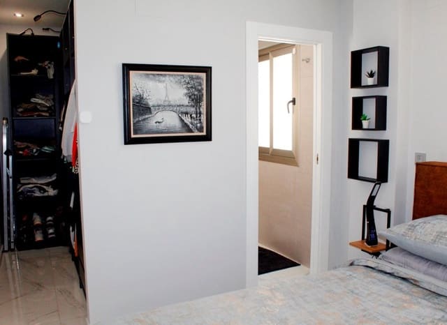 4 sypialnia Willa na sprzedaż w La Zenia, Orihuela z basenem garażem - 449 950 € (Ref: 9372410)